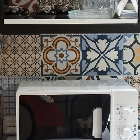 アパート Tam Center Next To Blloku No1 ティラナ