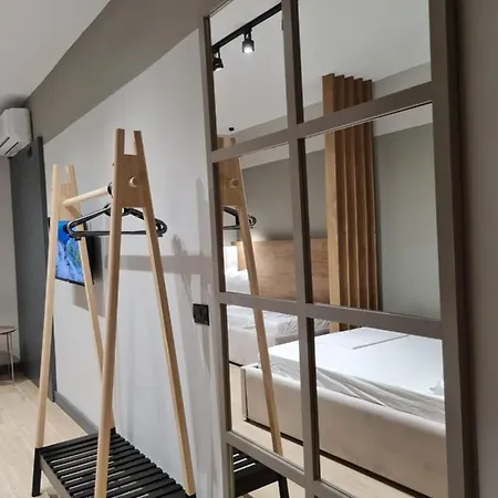 Tam Serviced Myslym Shyri No1 Apartment *