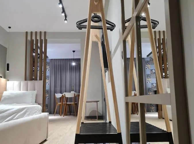 아파트 Tam Center Next To Blloku No1 티라나