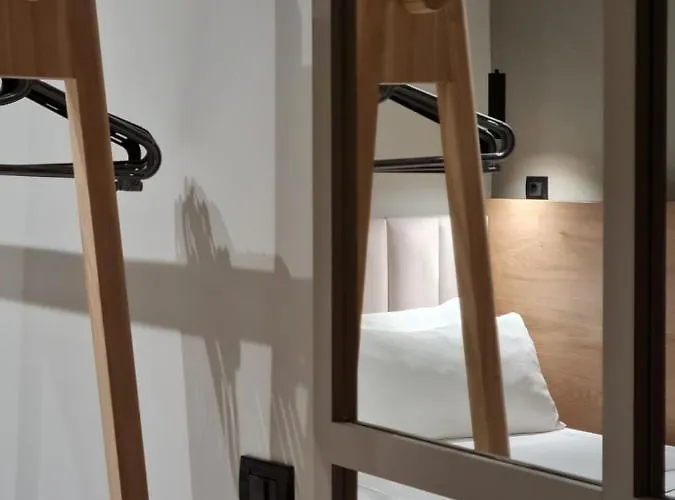 아파트 Tam Center Next To Blloku No1 티라나