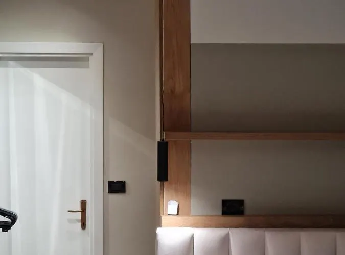 Tam Center Next To Blloku No1 아파트 티라나